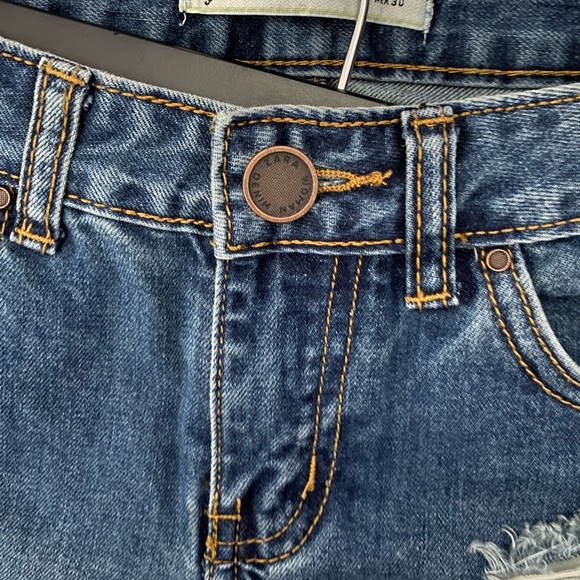 Stradivarius jean shorts - Picture 3 of 4